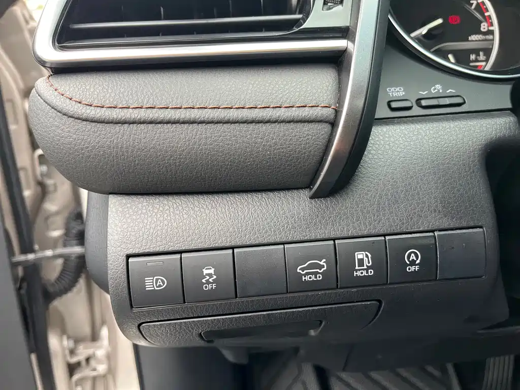 Toyota Camry 2019 — фото 16