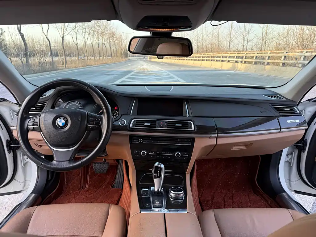 BMW 7 Series 2013 — фото 6