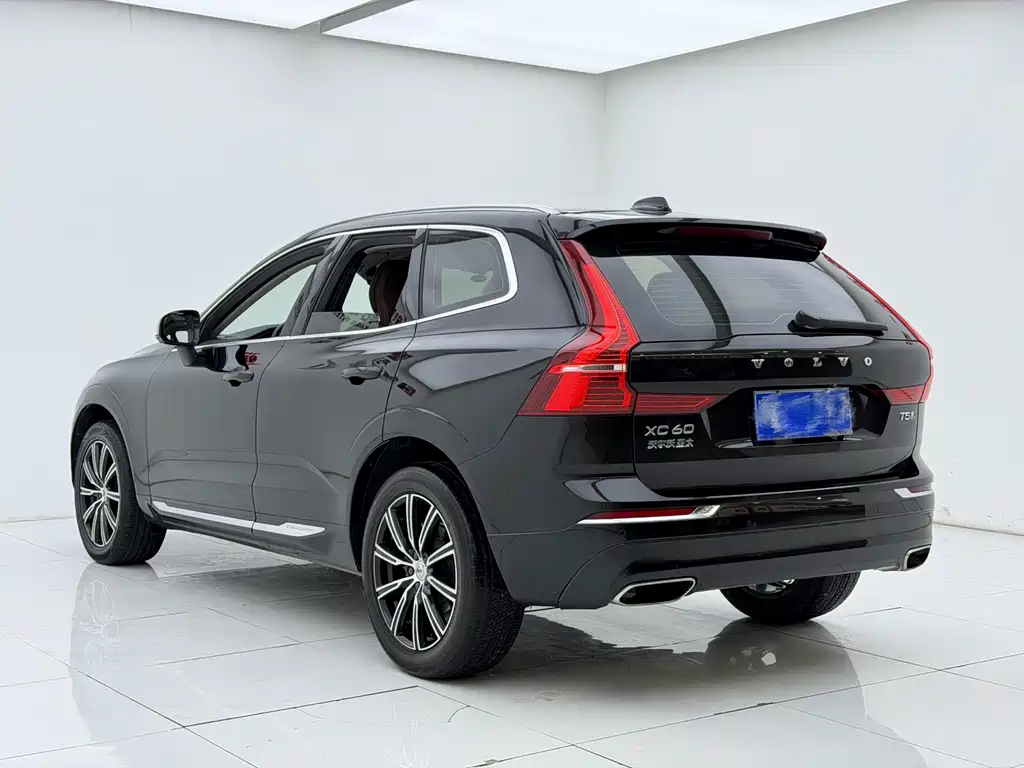 Volvo XC60 2019 — фото 17
