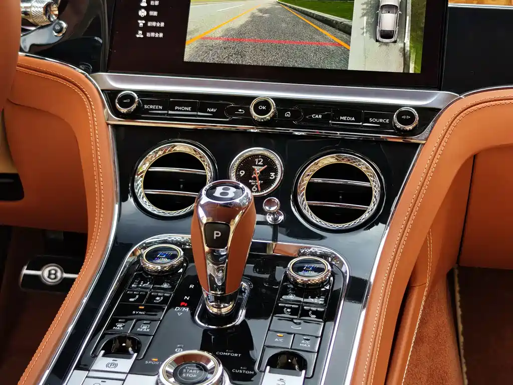 Bentley Continental 2019 — фото 17