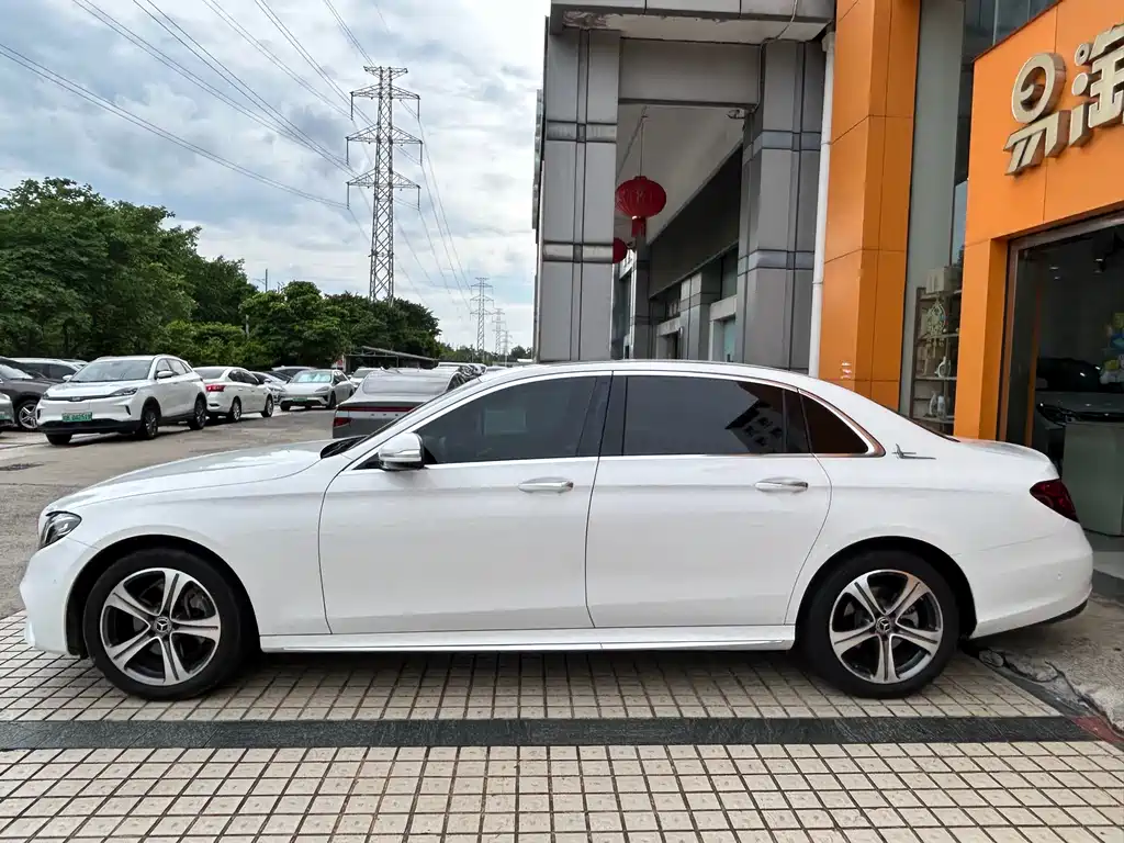 Mercedes-Benz E-Class 2018 — фото 9