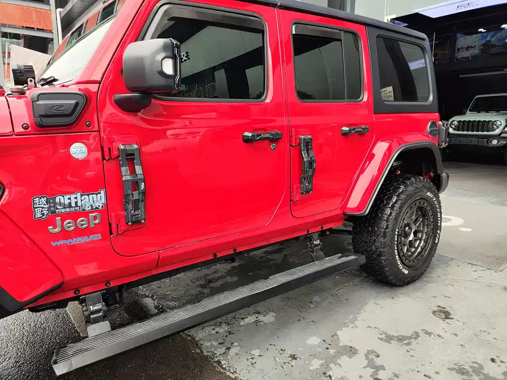 Jeep Wrangler PHEV 2023 — фото 21