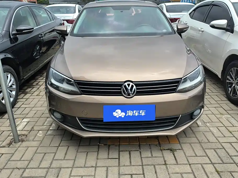 Volkswagen Sagitar 2013