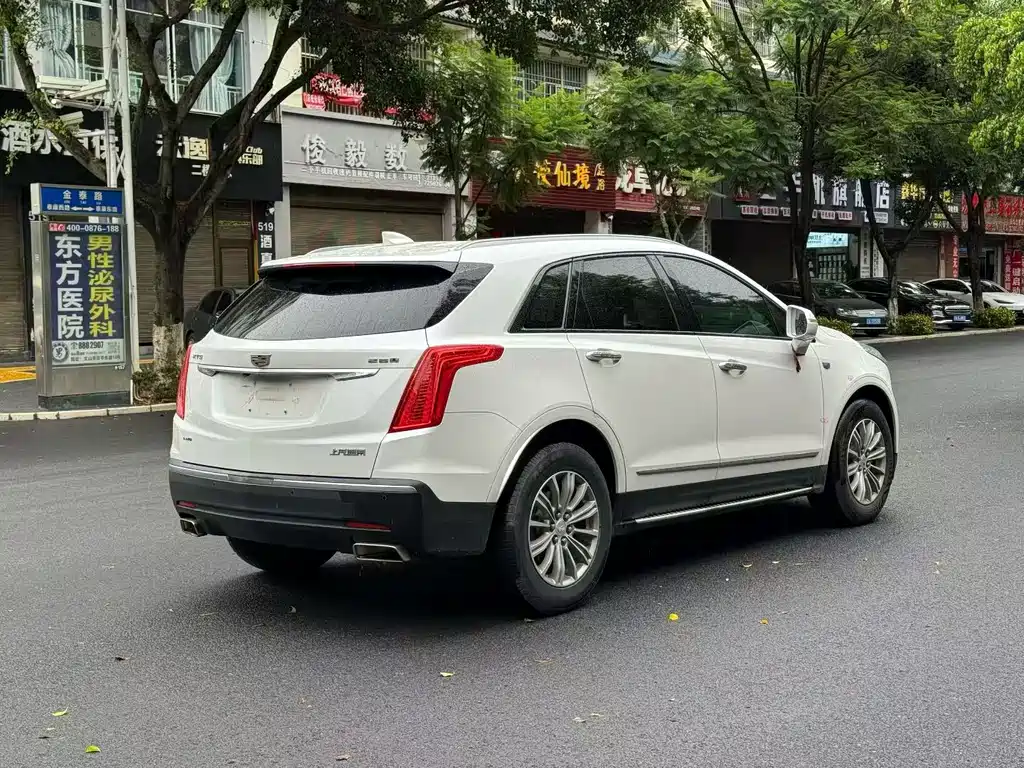 Cadillac XT5 2017 — фото 4