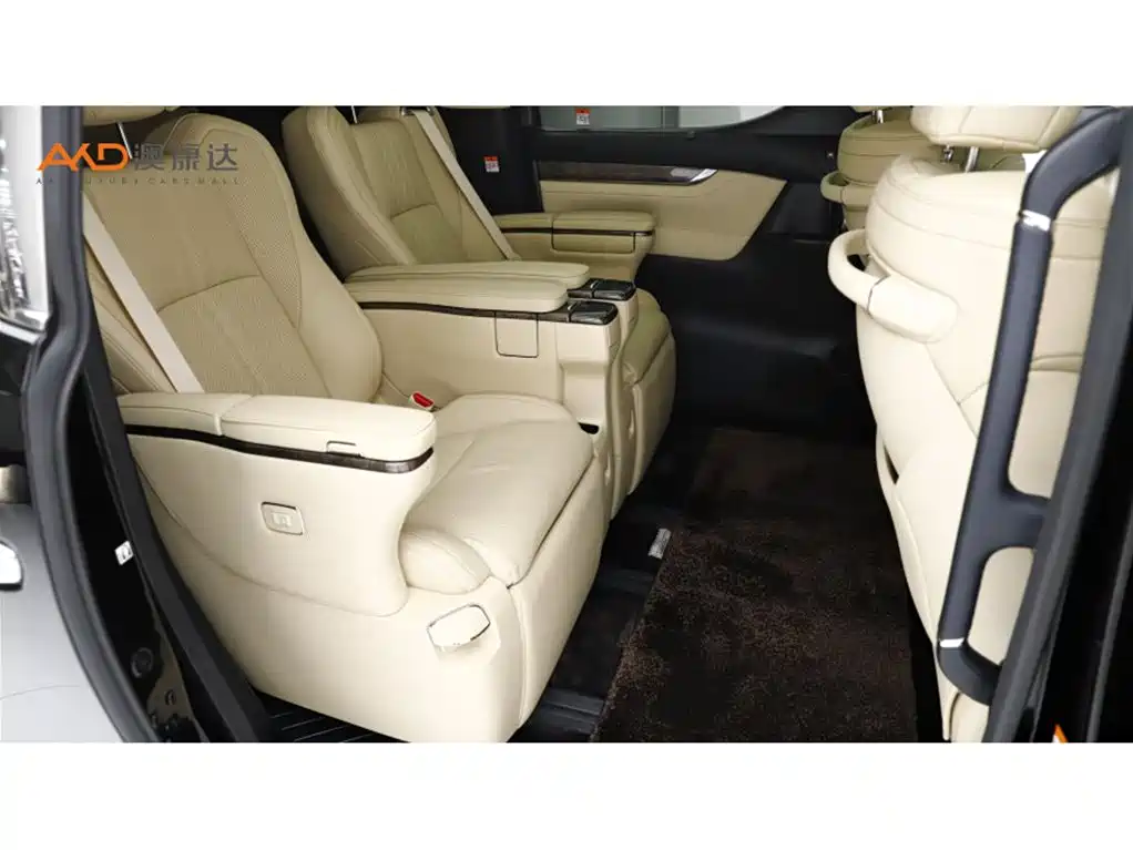 Toyota Alphard 2022 — фото 8