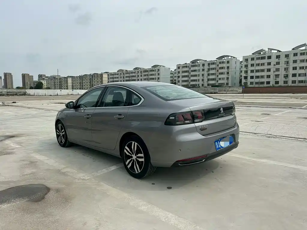 Peugeot 308 2017 — фото 9