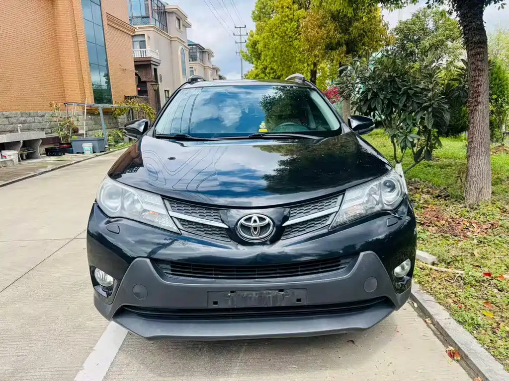 Toyota RAV4 2013 — фото 2