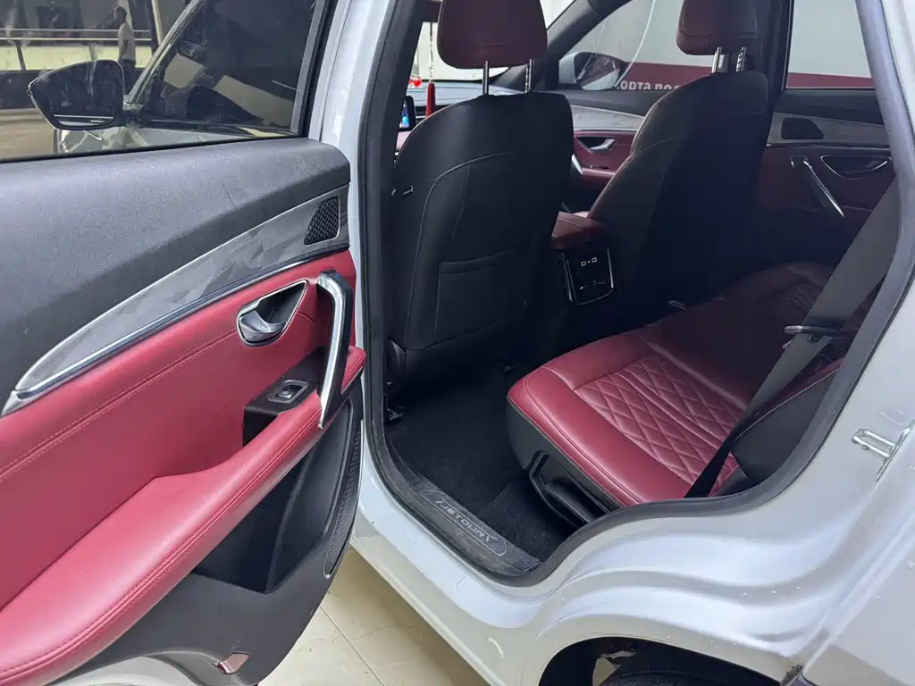 Jetour X70 PLUS 2023 — фото 10