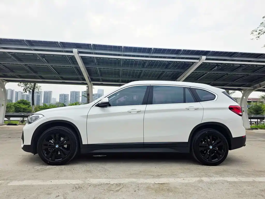 BMW X1 2021 — фото 4