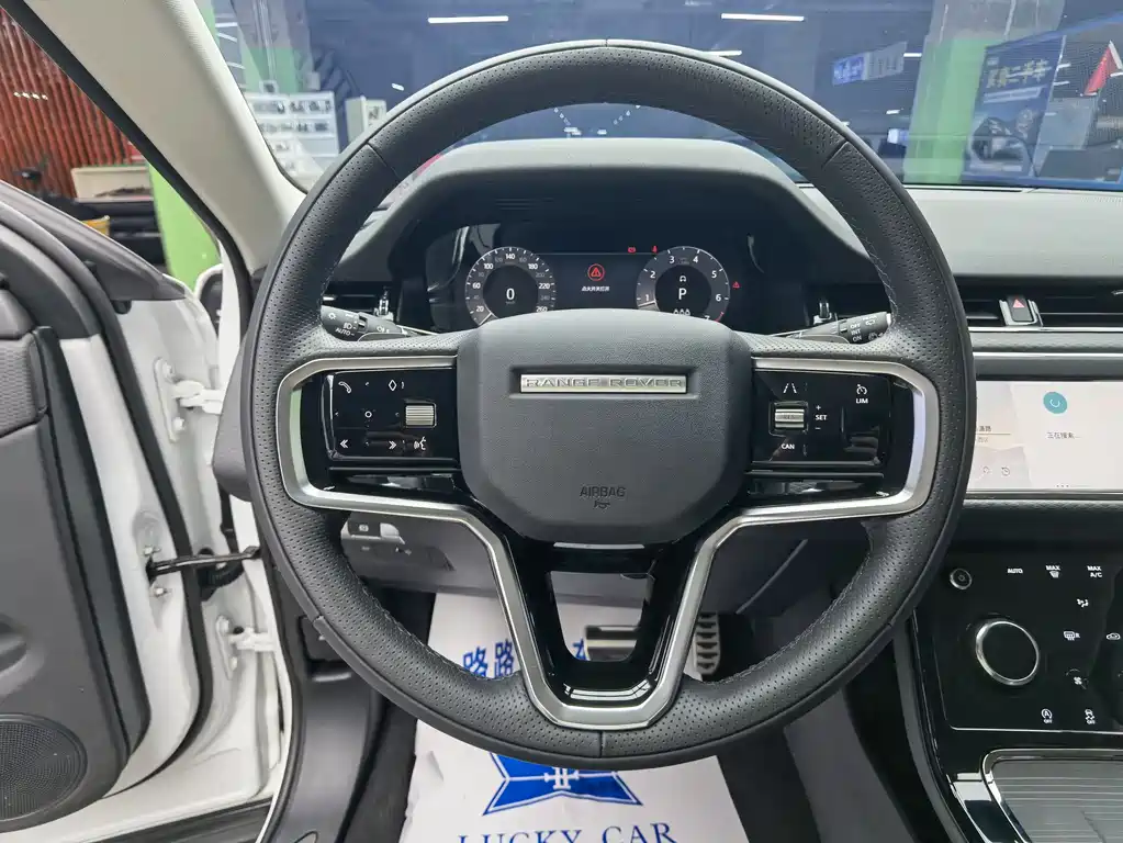 Land Rover Evoque 2023 — фото 10