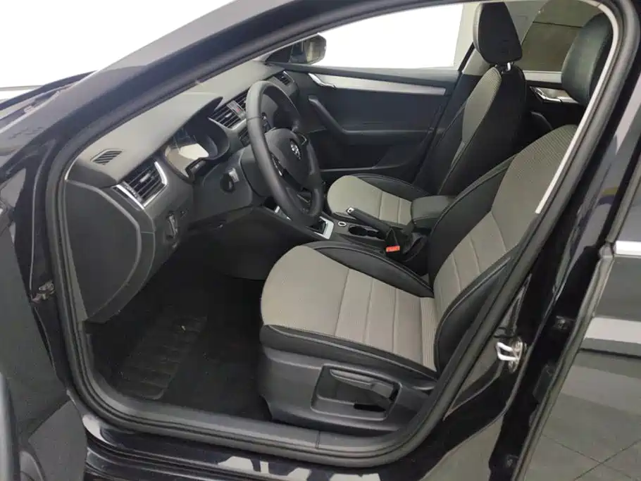 Skoda Octavia 2015 — фото 9