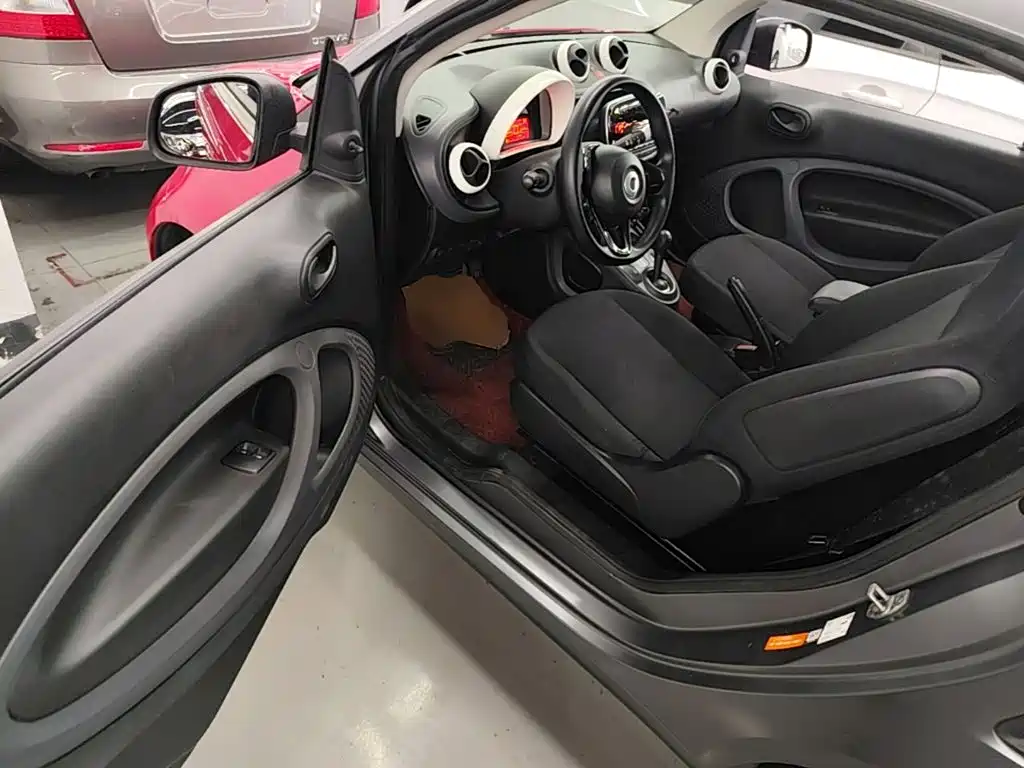 smart fortwo 2017 — фото 16