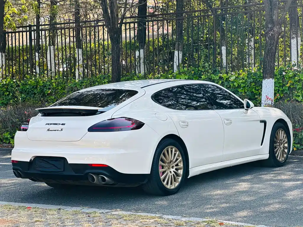 Porsche Panamera 2016 — фото 10