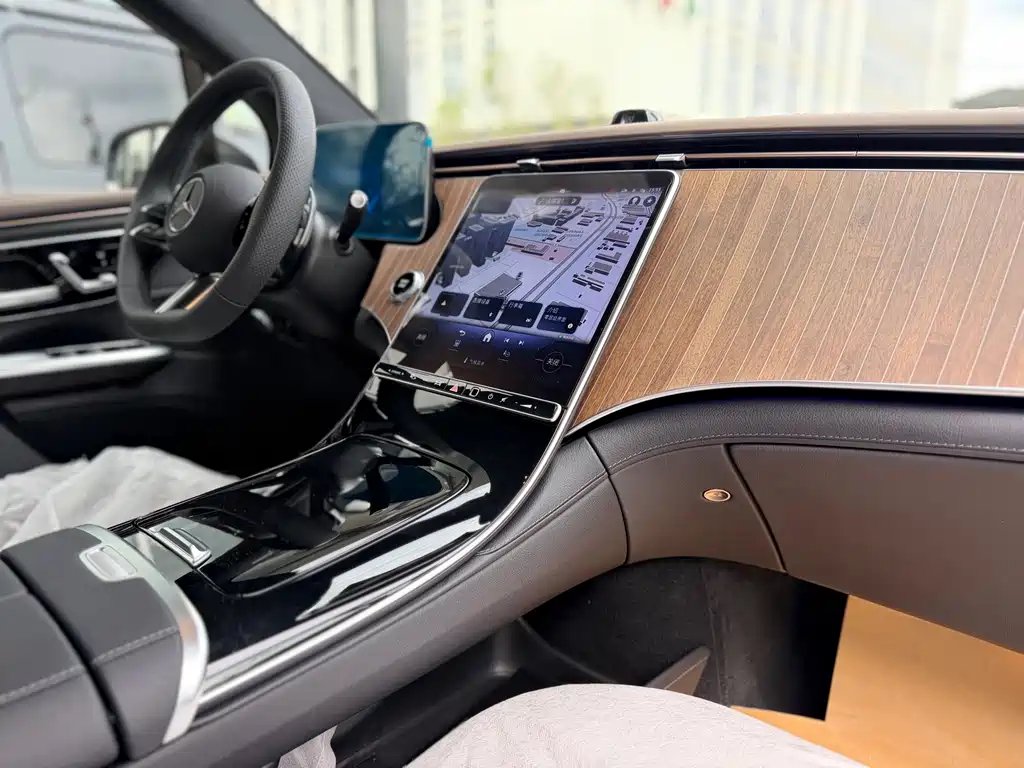 Mercedes-Benz EQE SUV 2025 — фото 22