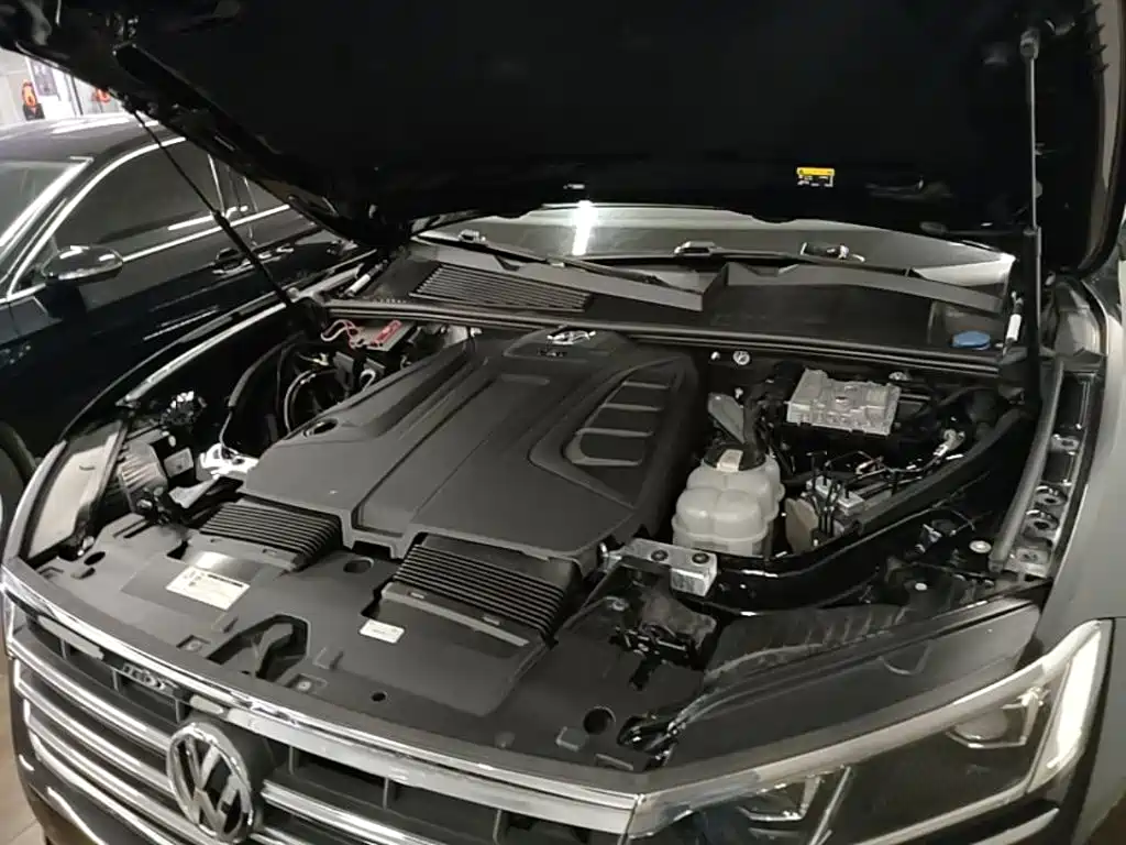 Volkswagen Touareg 2019 — фото 20