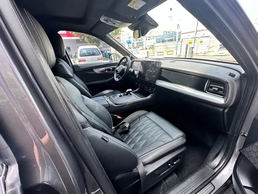 GAC Motor Trumpchi GS8 2022 — фото 19