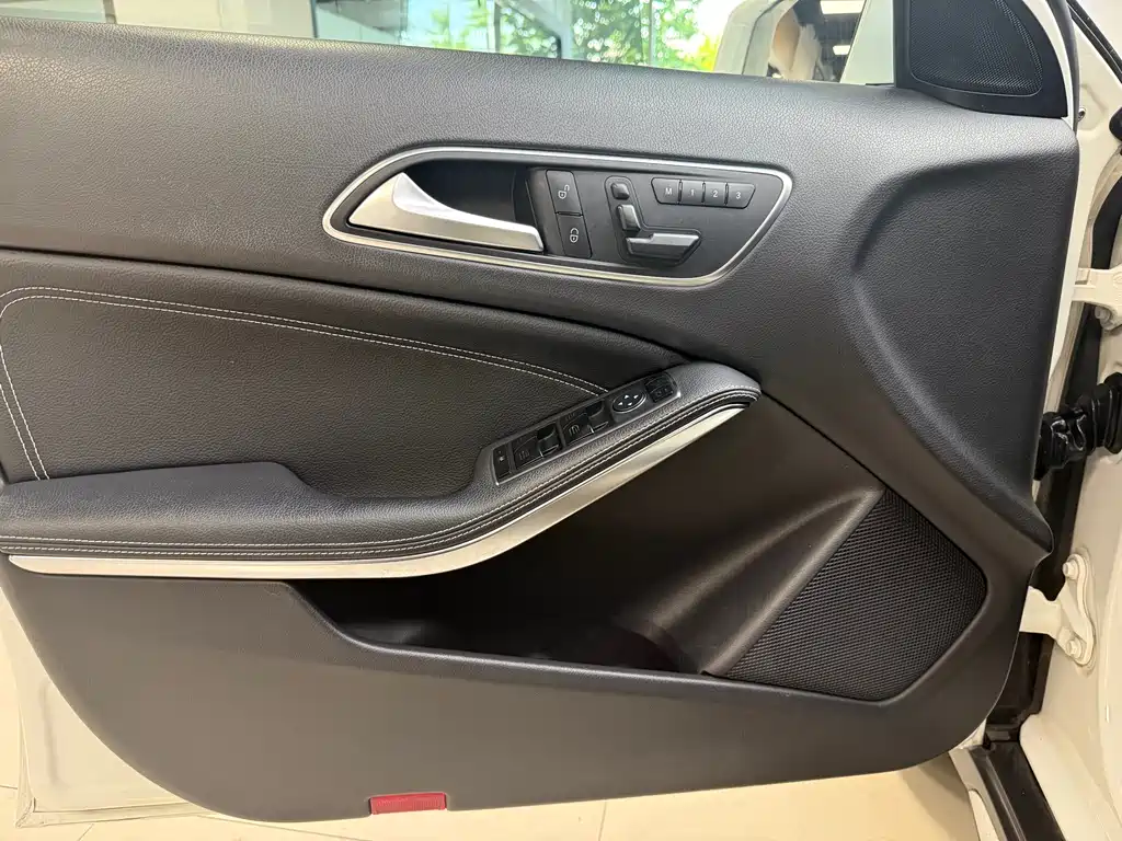 Mercedes-Benz GLA 2015 — фото 18