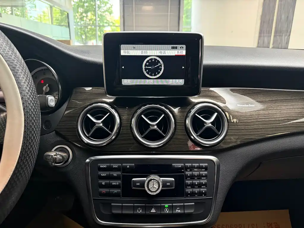 Mercedes-Benz GLA 2015 — фото 36