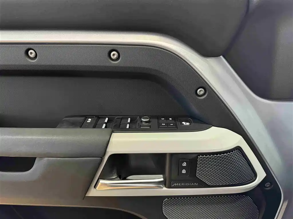 Land Rover Defender 2020 — фото 8
