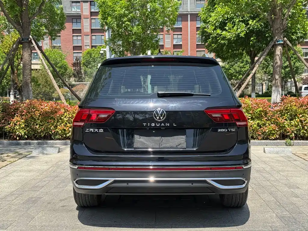 Volkswagen Tiguan L 2023 — фото 6