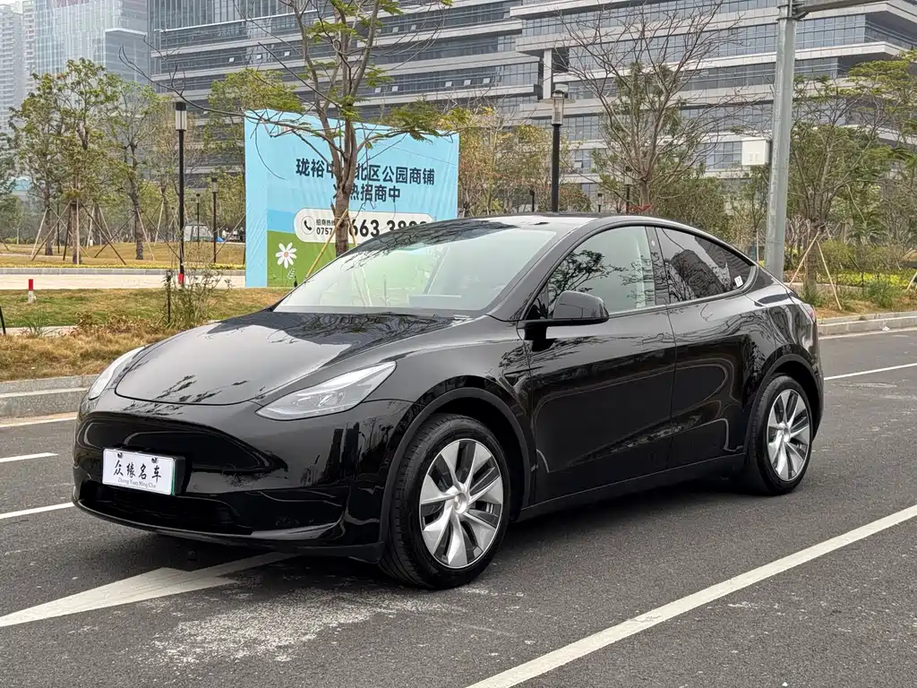 Tesla Model Y 2023 — фото 1