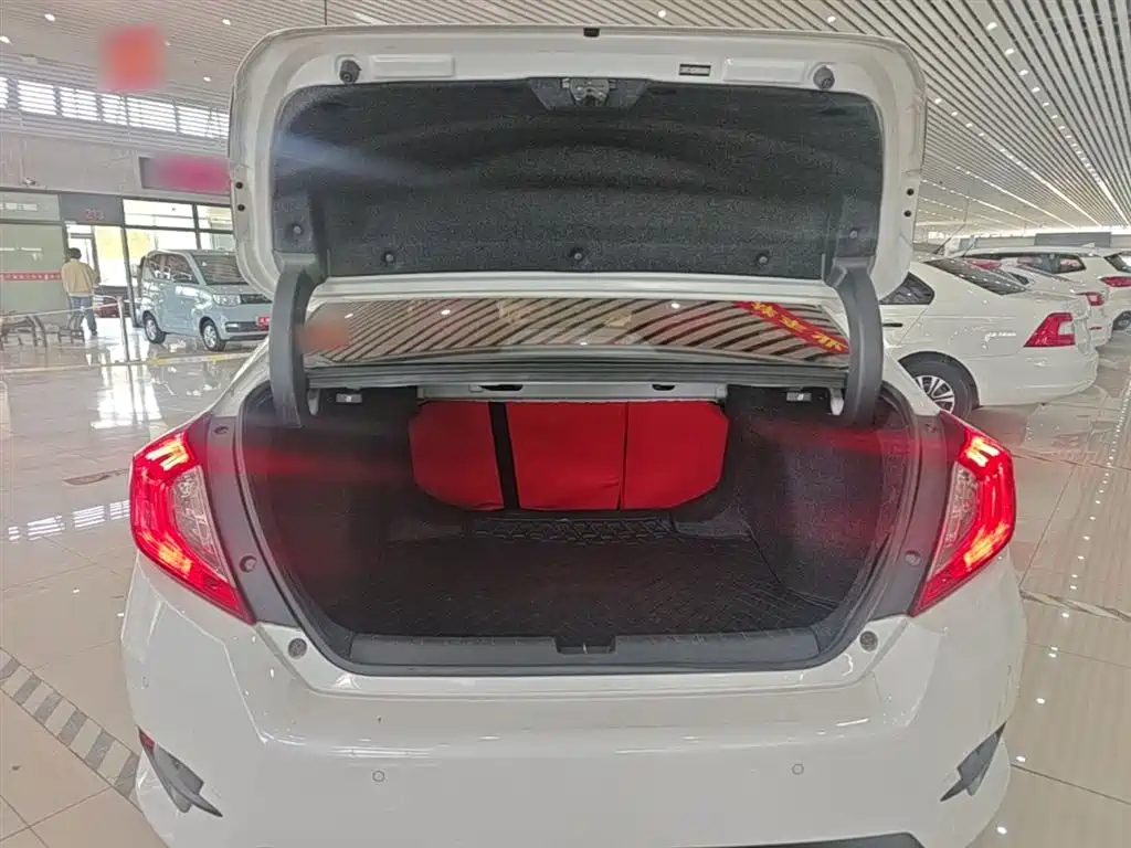 Honda Civic 2020 — фото 19