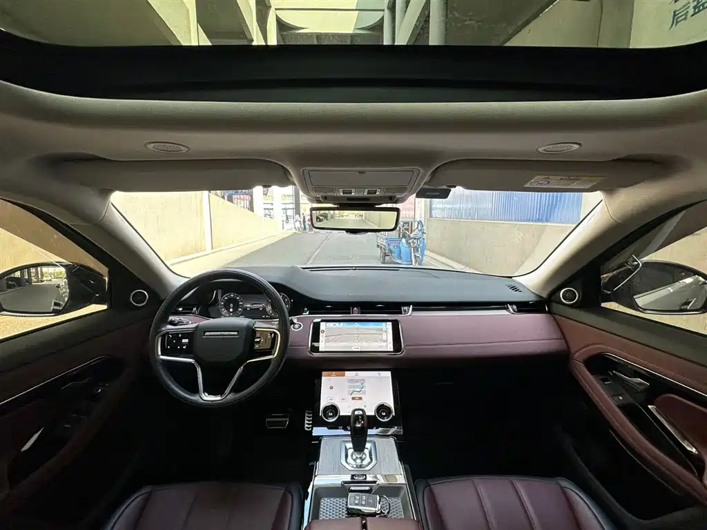 Land Rover Evoque 2023 — фото 11