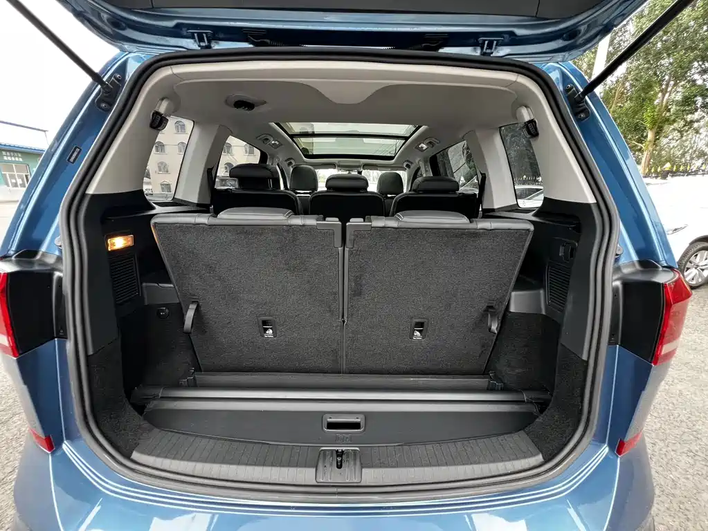 Volkswagen Touran 2021 — фото 19