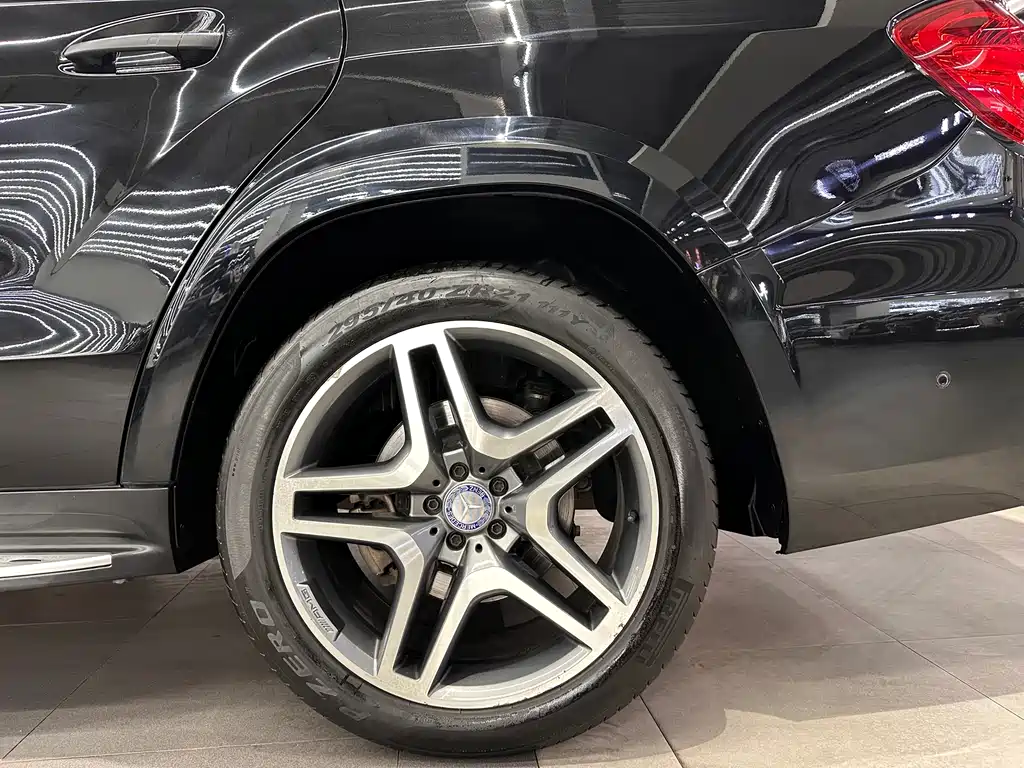 Mercedes-Benz GLS 2017 — фото 19