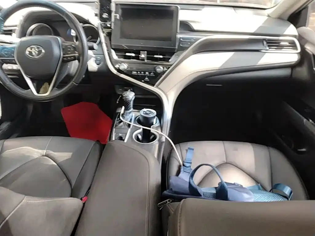 Toyota Camry 2022 — фото 10
