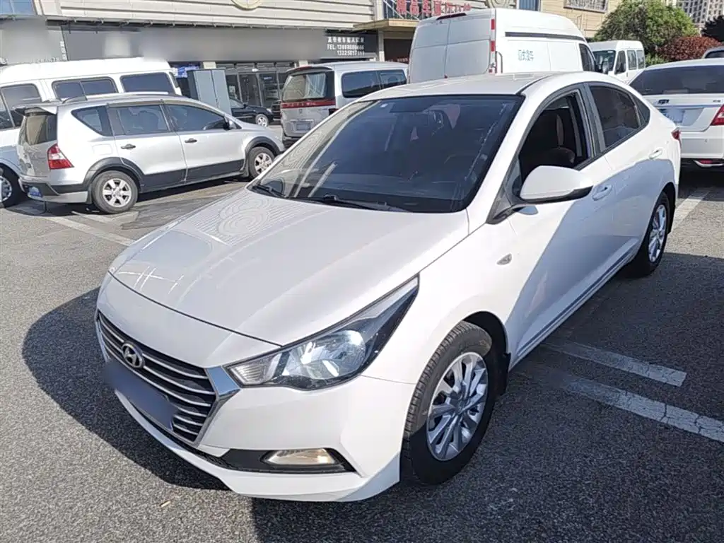 Hyundai Verna 2018 — фото 2