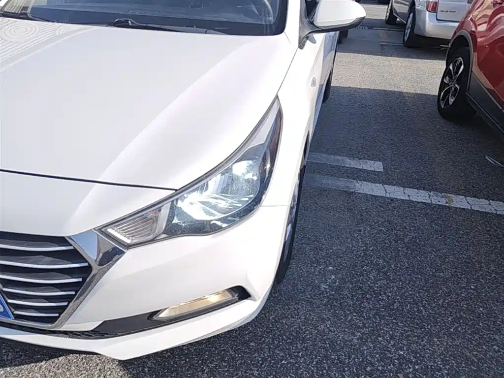Hyundai Verna 2018 — фото 24