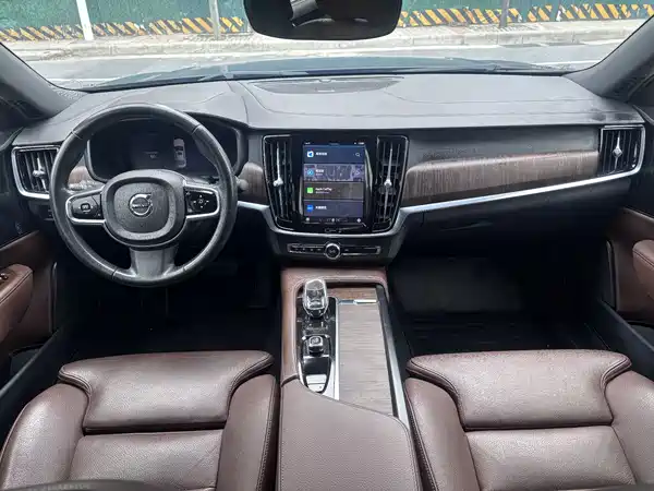 Volvo S90 2022