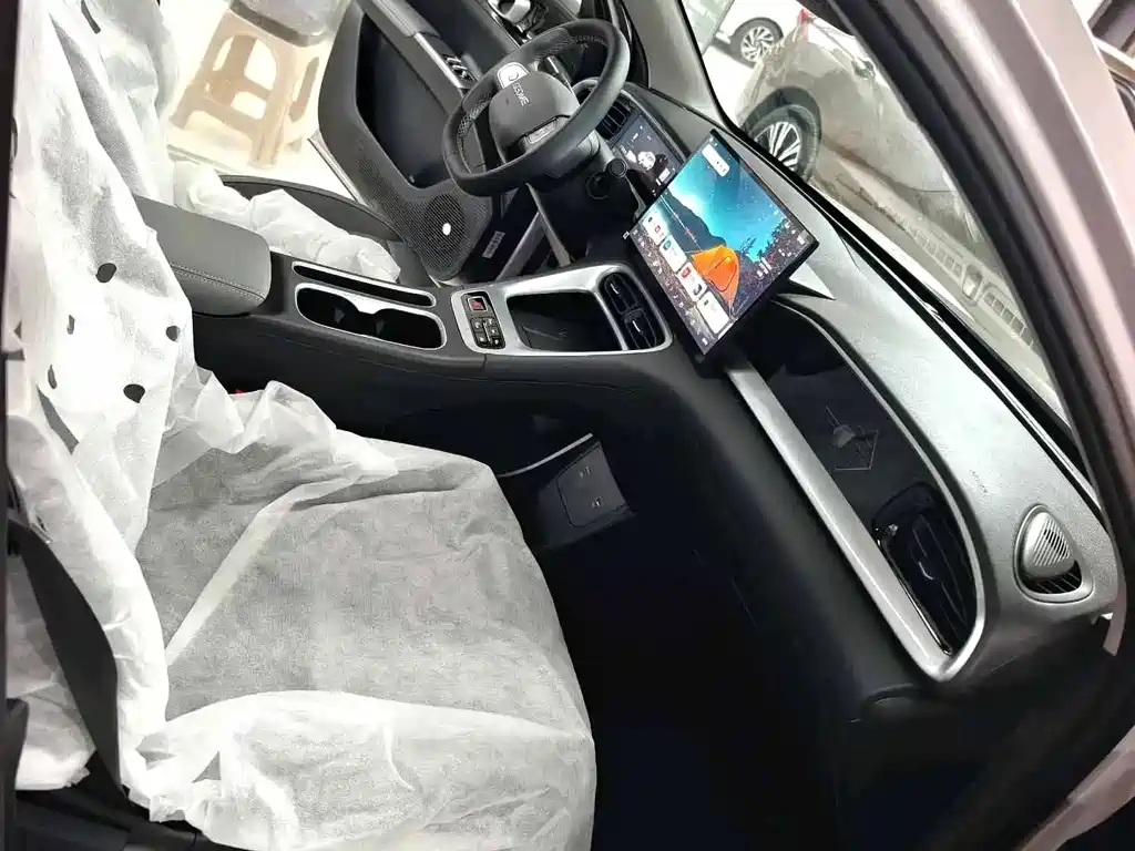 Geely Galaxy Starwish 2026 — фото 11