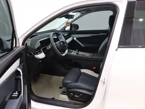 Geely Boyue L 2024