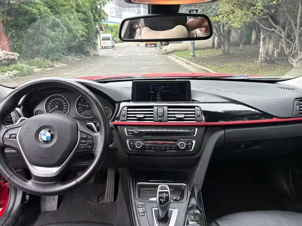 BMW 3 Series 2012