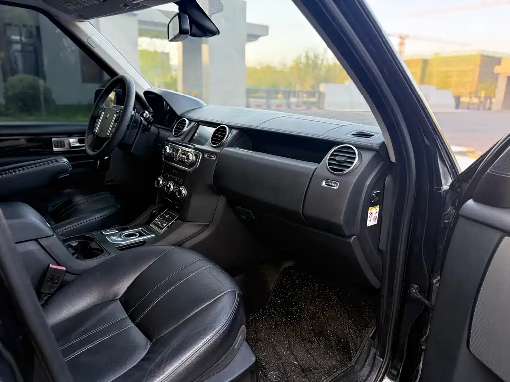 Land Rover Discovery 2013 — фото 16