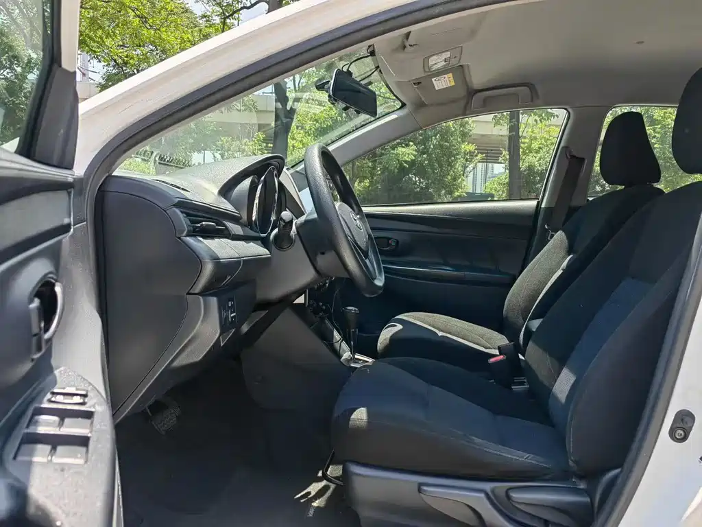 Toyota Yaris L 2017