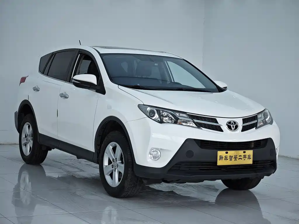 Toyota RAV4 2014 — фото 3