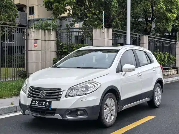Suzuki S-Cross 2015