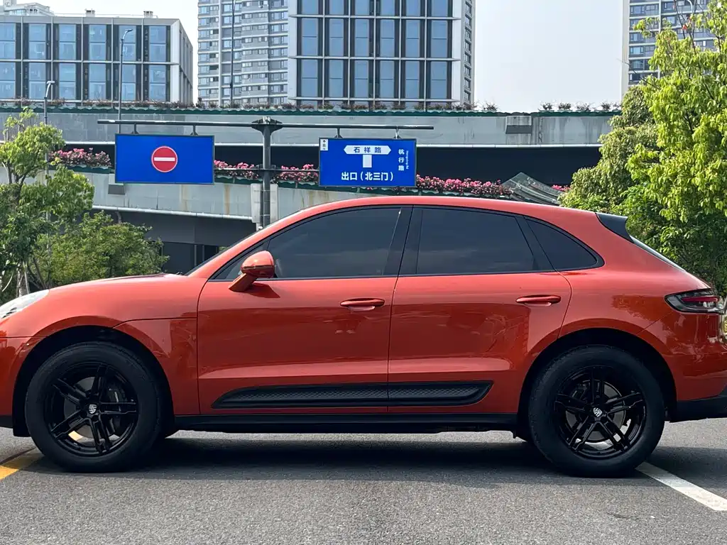 Porsche Macan 2023 — фото 13