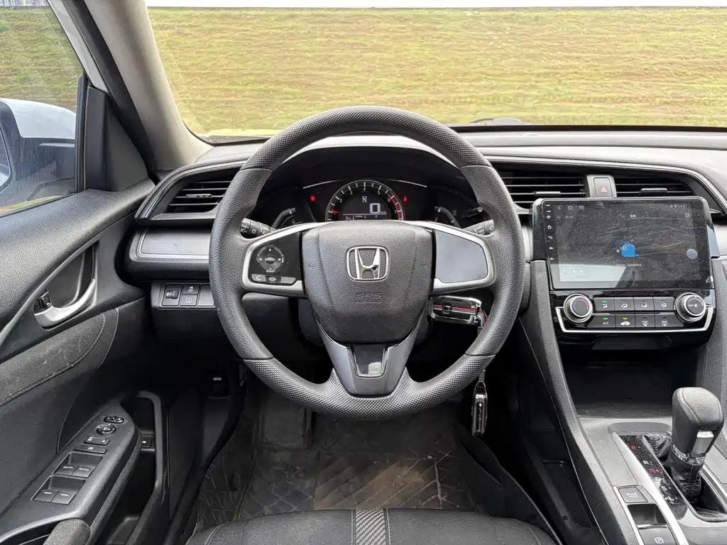 Honda Civic 2017 — фото 14