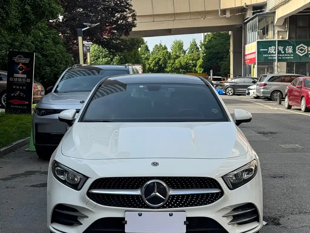 Mercedes-Benz A-Class 2019 — фото 2