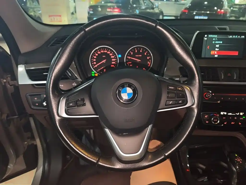 BMW X1 2018 — фото 11