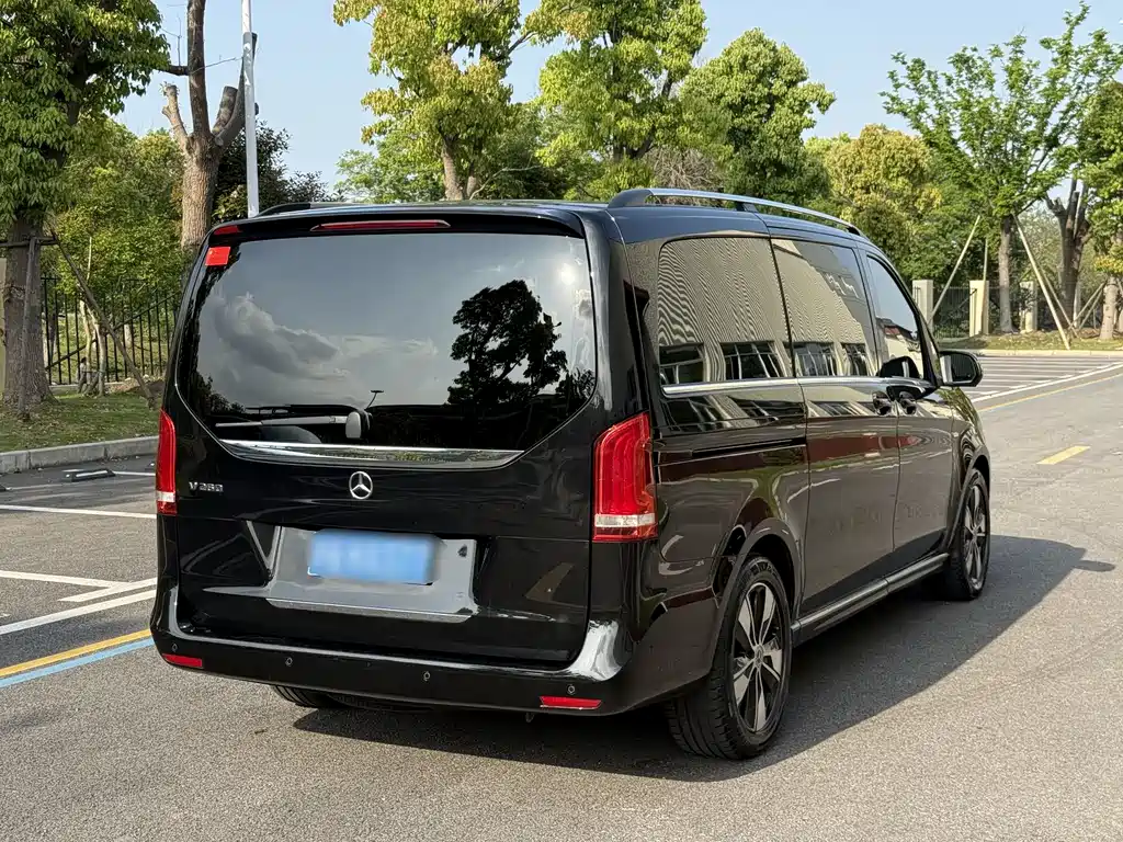 Mercedes-Benz V-Class 2022 — фото 3