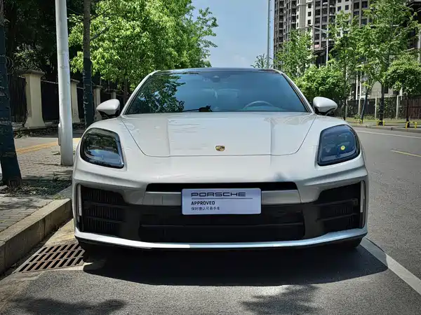 Porsche Panamera 2025