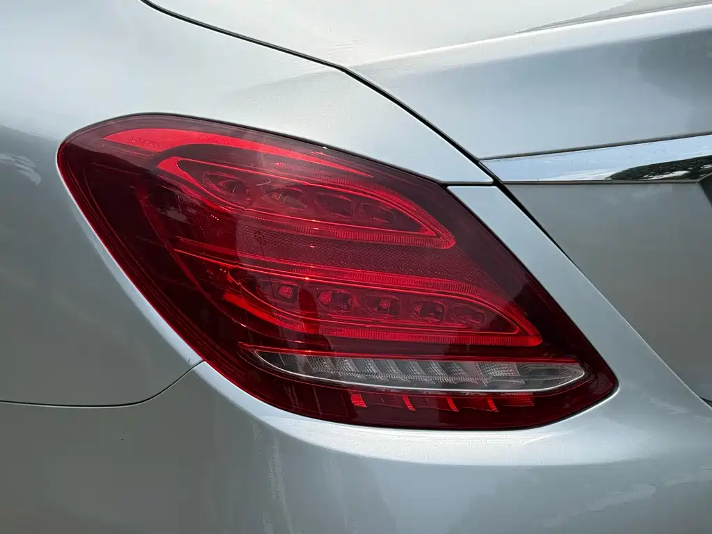 Mercedes-Benz C-Class 2018 — фото 17