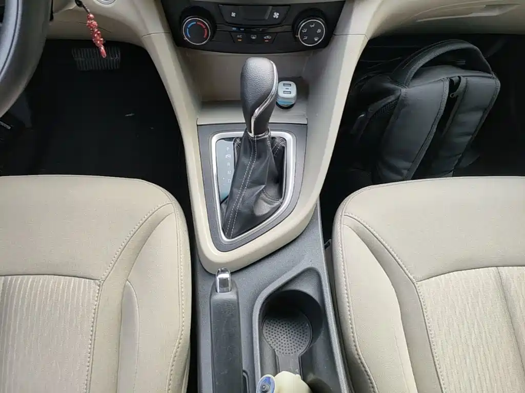 Buick Excelle 2016 — фото 14