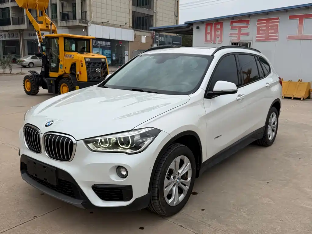 BMW X1 2017 — фото 1