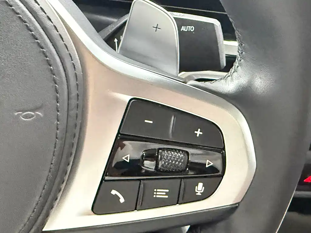 BMW 3 Series 2023 — фото 14